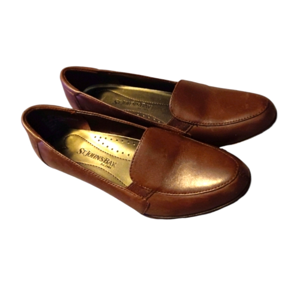 St. John's Bay pumps Brown Flats leather womens size 6 slip on